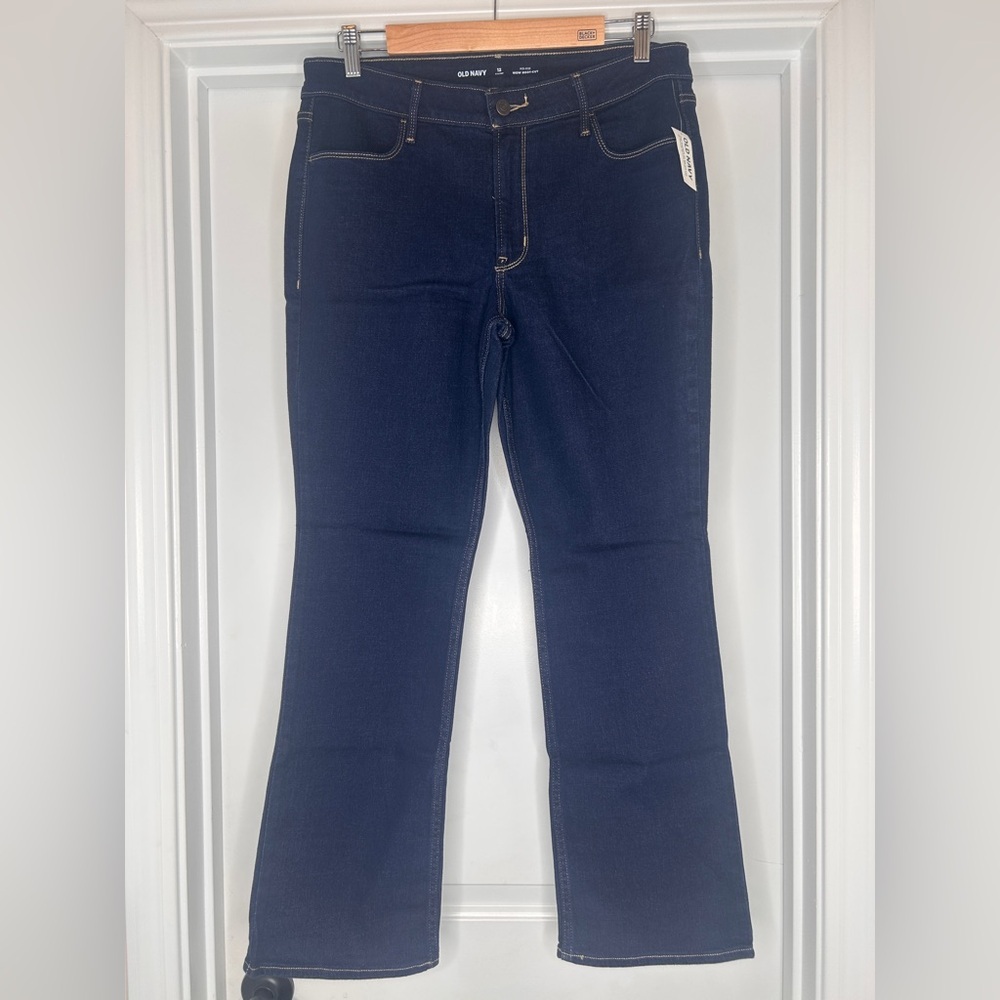 Old Navy Women’s Mid-Rise Wow Boot-Cut, 12 Short, Dark Wash - Picture 5 of 11
